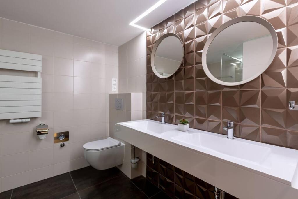 בודפשט Premium Apartment By Hi5-King Street'S Luxury Suite מראה חיצוני תמונה